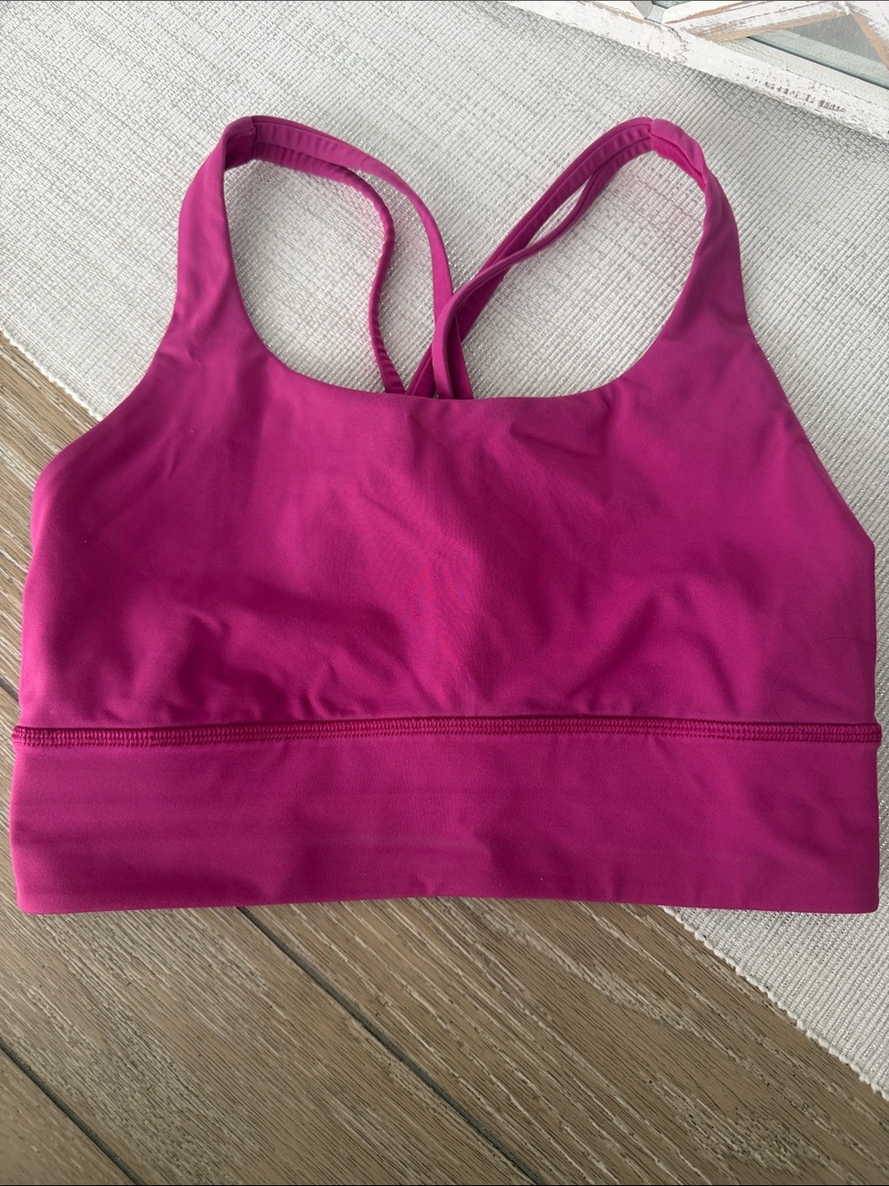 lululemon athletica Magenta Strappy Sports Bra size 6 square dot